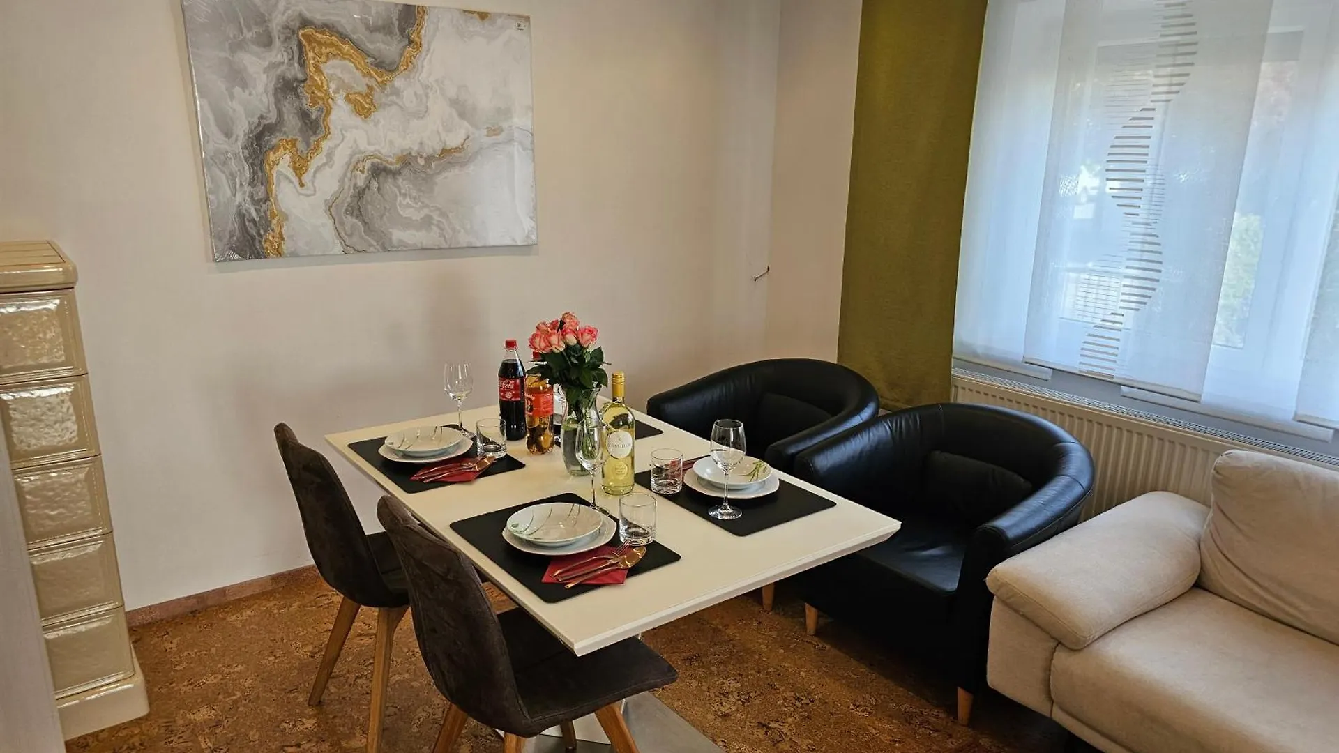 Apartment Rk79 Ferienwohnung: Garden Retreat with Pool near Klinikum and Transit Fuerth Germany