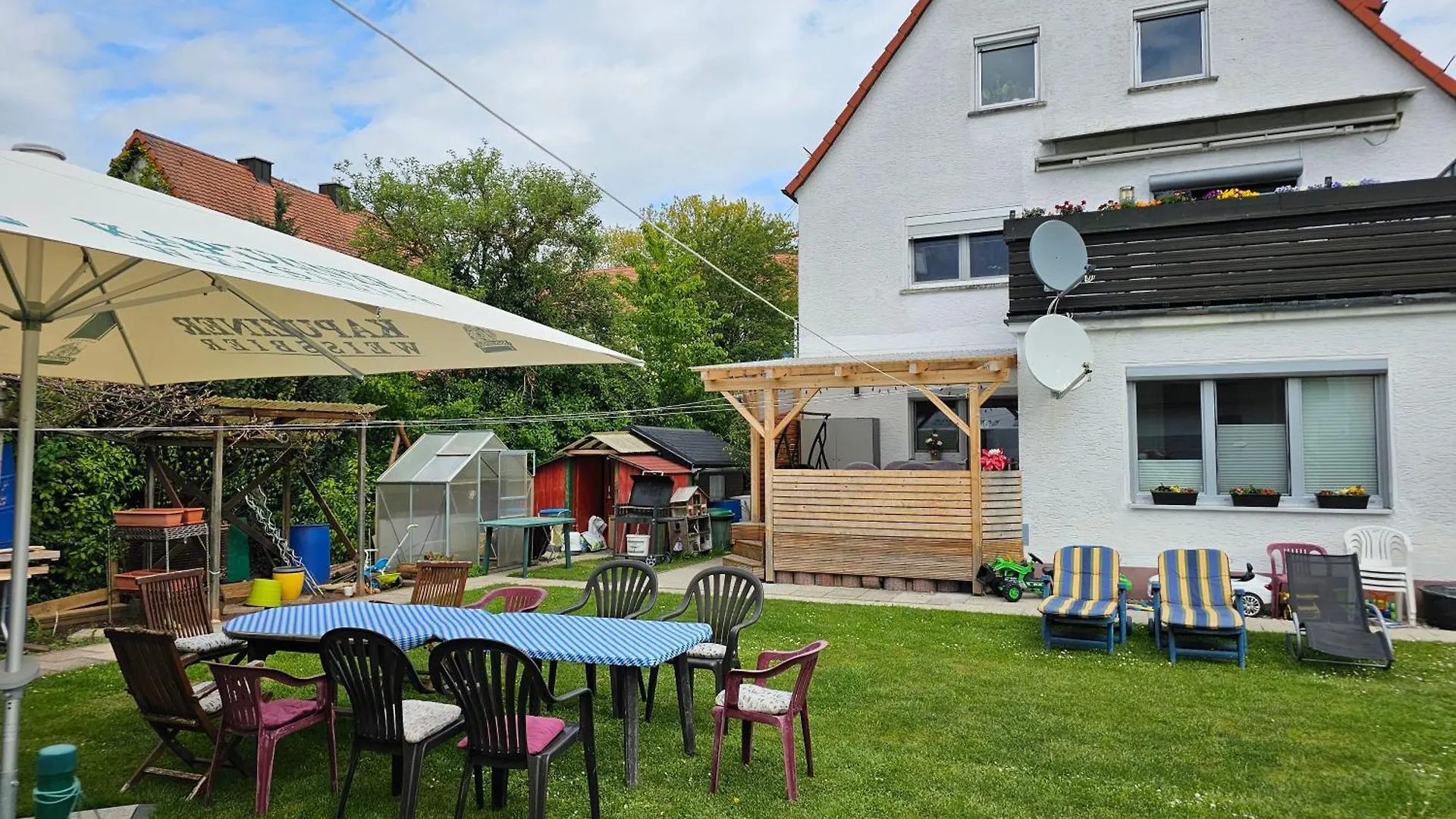 Rk79 Ferienwohnung: Garden Retreat with Pool near Klinikum and Transit Fuerth