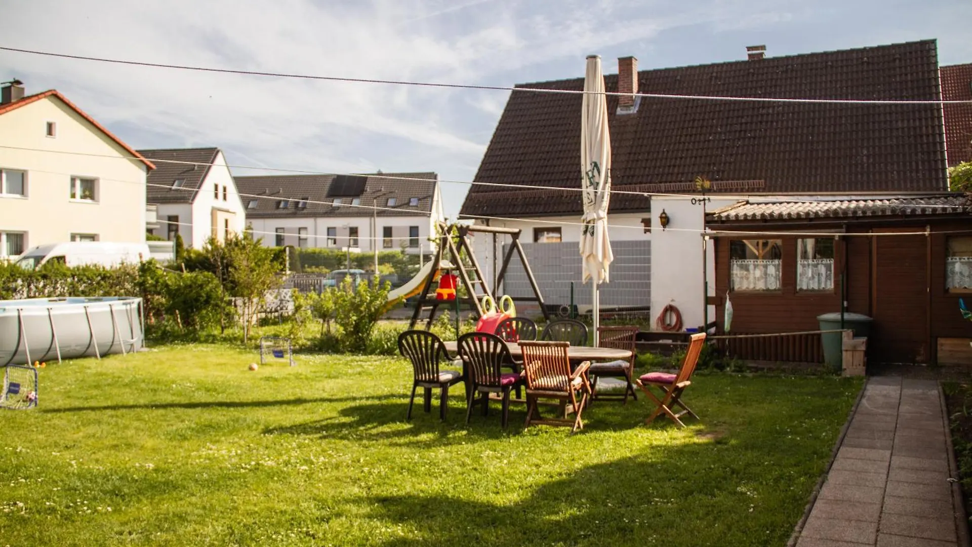 Rk79 Ferienwohnung: Garden Retreat with Pool near Klinikum and Transit Fuerth